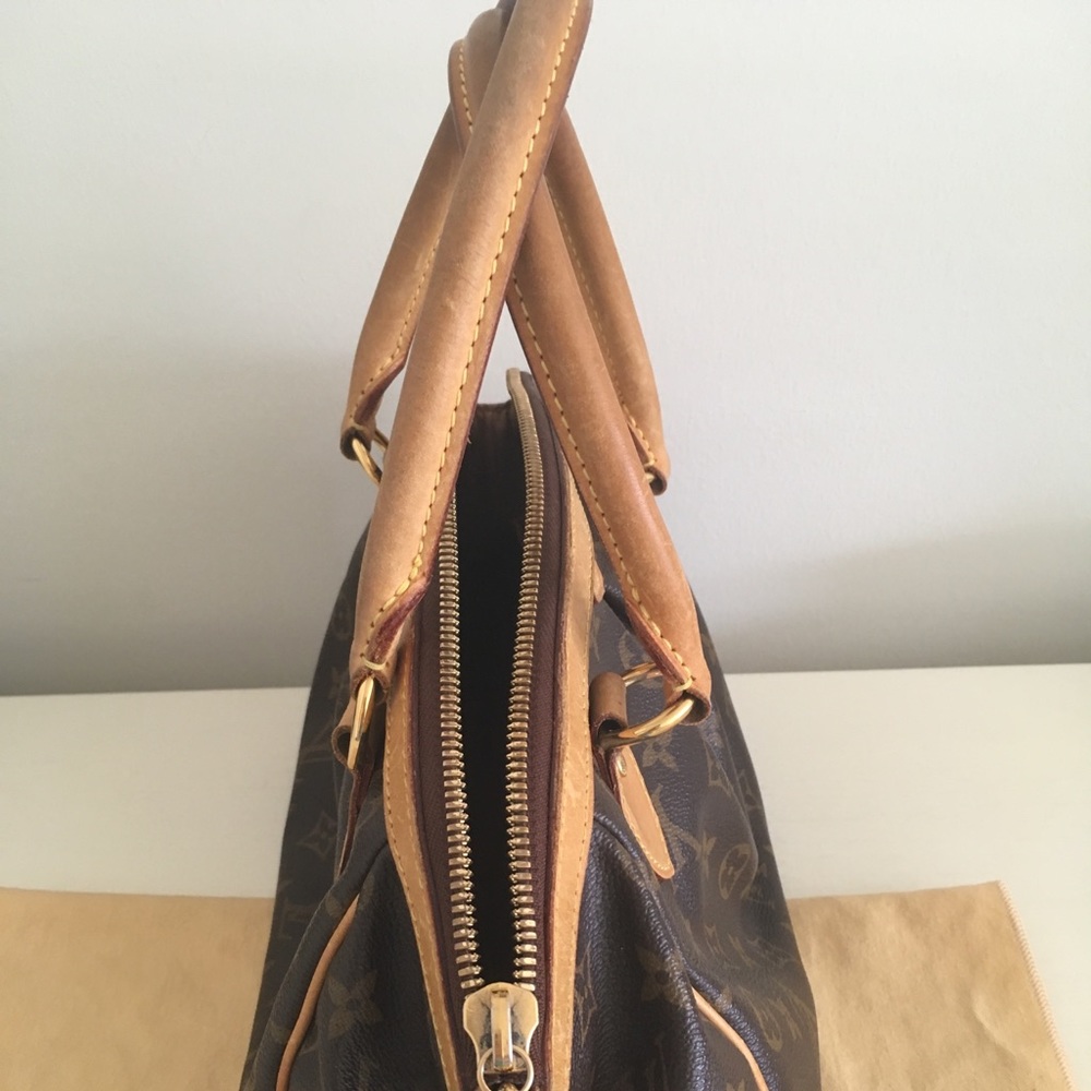 👜 💯Authentic Louis Vuitton Tivoli Monogram Purse - Picture 5 of 8